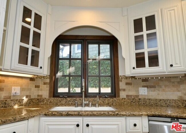 Building Photo - 4224 Beethoven St