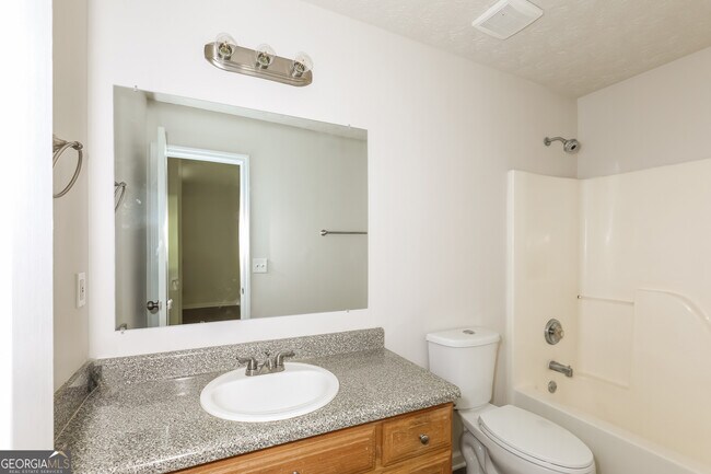 Building Photo - 824 Piccadilly Cir