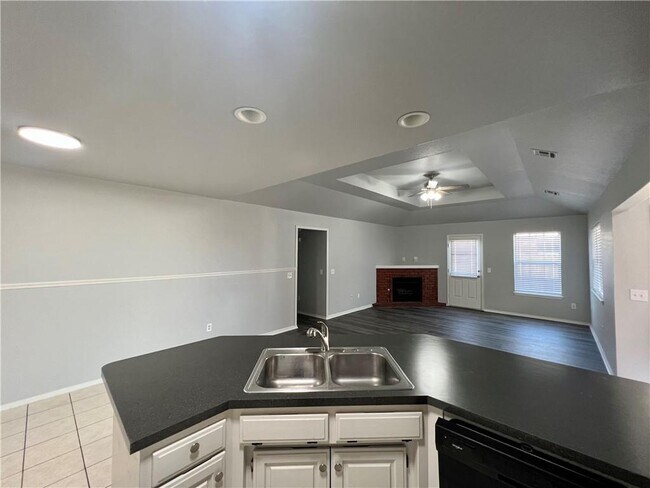 Building Photo - 2004 S Old Wire Rd