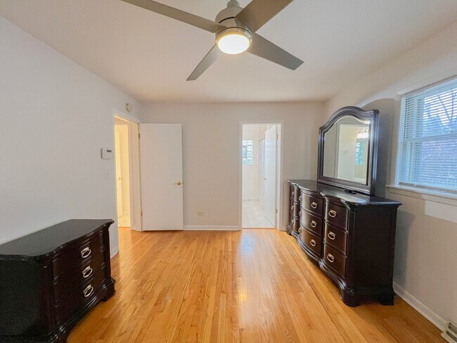 Building Photo - 4716 Thatcher Ave