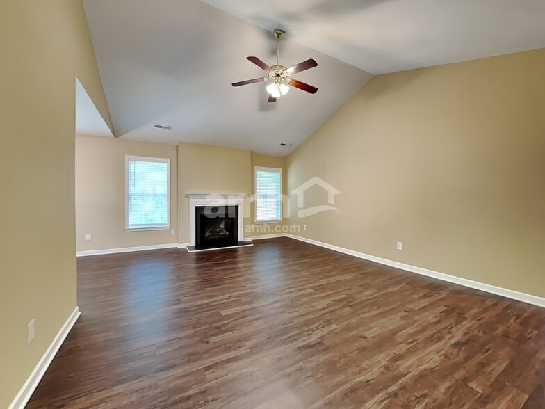 Building Photo - 5910 Bluestem Cir