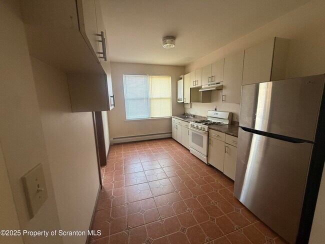 Building Photo - 486 Hazle St