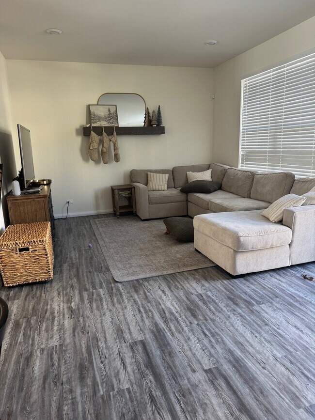 Building Photo - 1654 Bentz Way