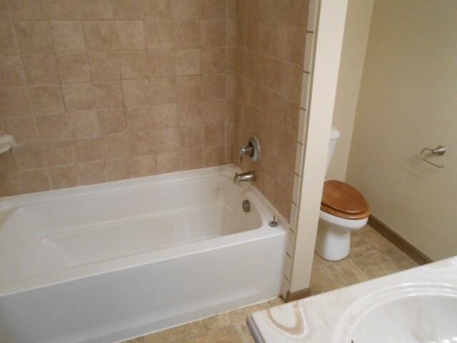 Building Photo - 210 Windward Ct