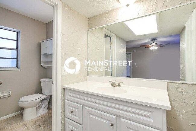 Building Photo - 4 Bedroom Pet-Friendly Home in Kissimmee, ...