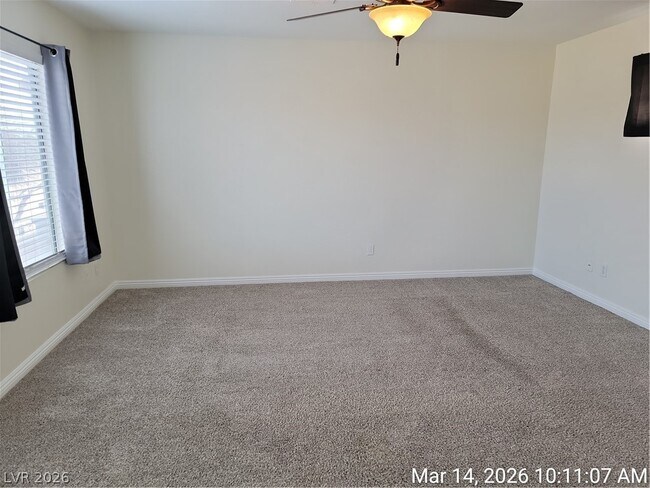 Building Photo - 998 Lone Pine River Ave