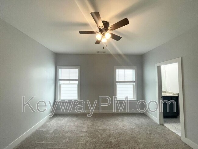 Building Photo - 2217 Laurens St