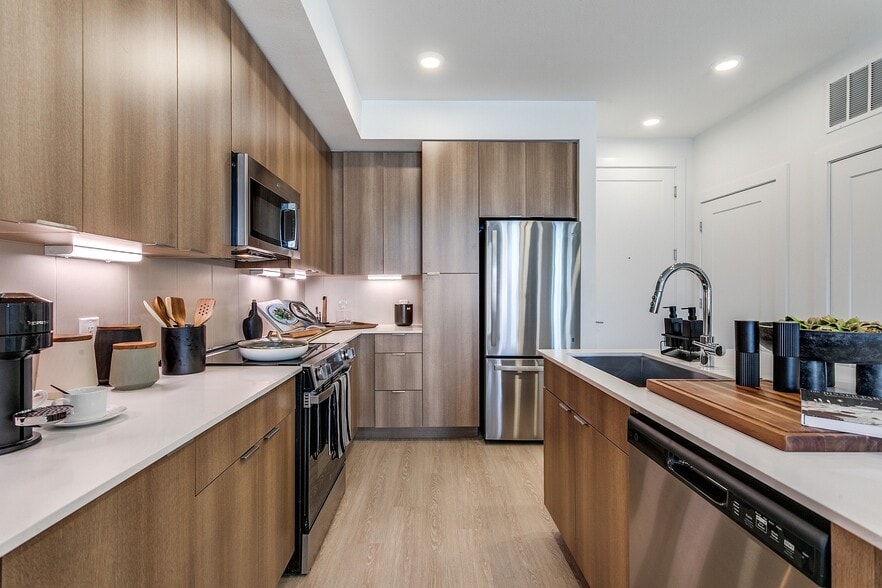 Building Photo - Altitude at Brooks