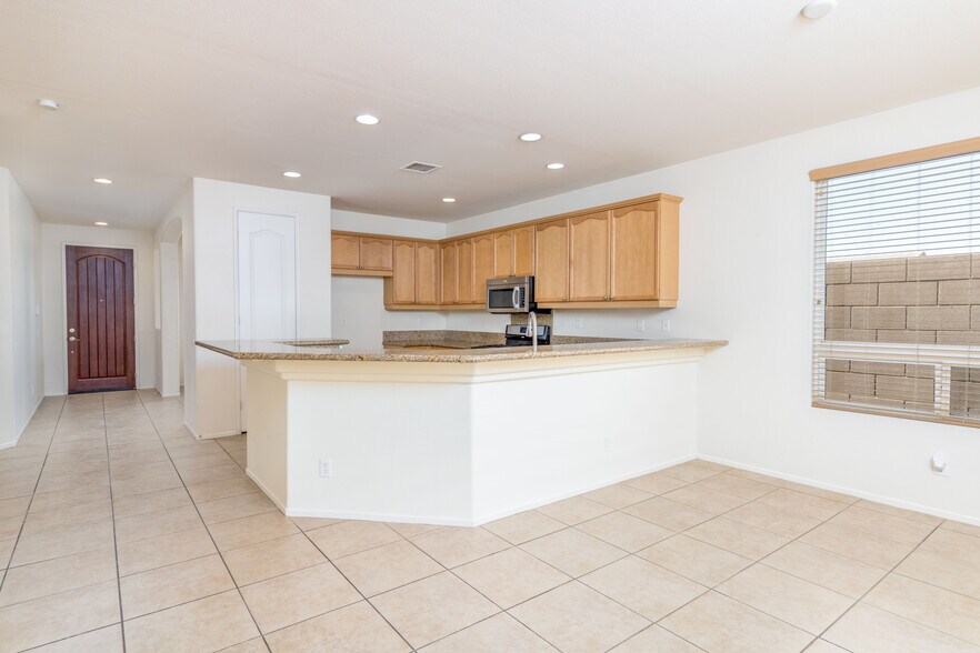 Building Photo - 66168 S Agua Dulce Dr
