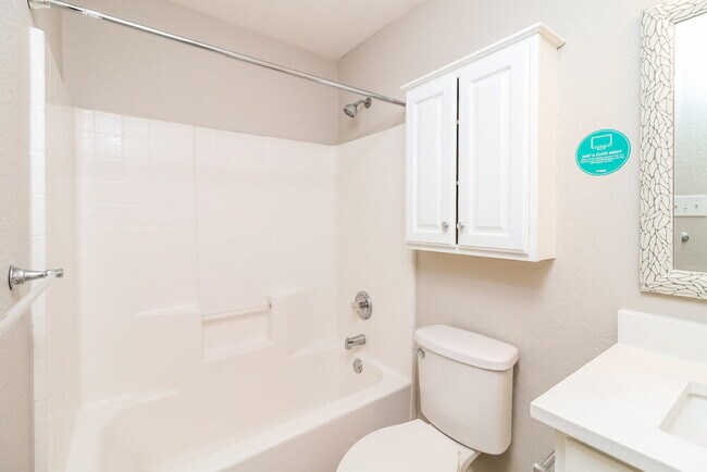 Building Photo - 2616 Wakecrest Dr