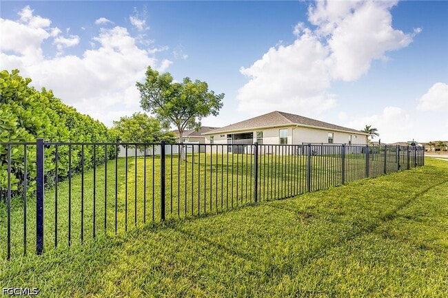 Building Photo - 3391 Acapulco Cir