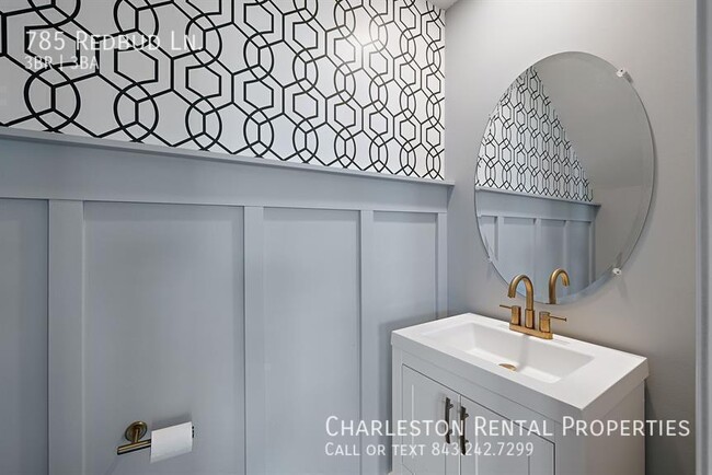 Building Photo - 785 Redbud Ln