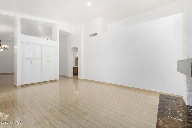 Building Photo - 9907 E Wood Dr