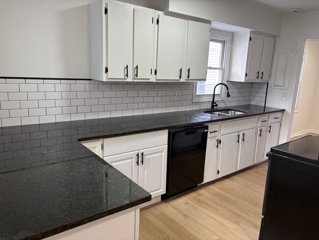 Building Photo - 870 Geneva Ave