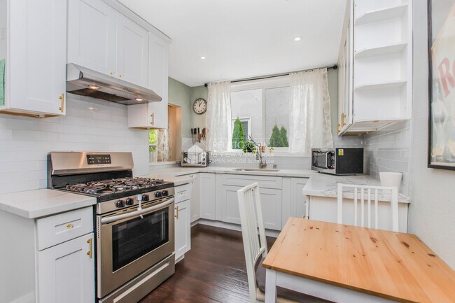 Building Photo - 2720 Bellaire Pl