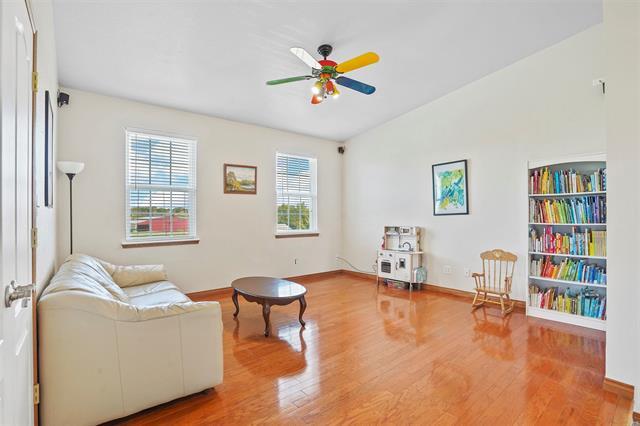 Building Photo - 215 Greathouse Cir