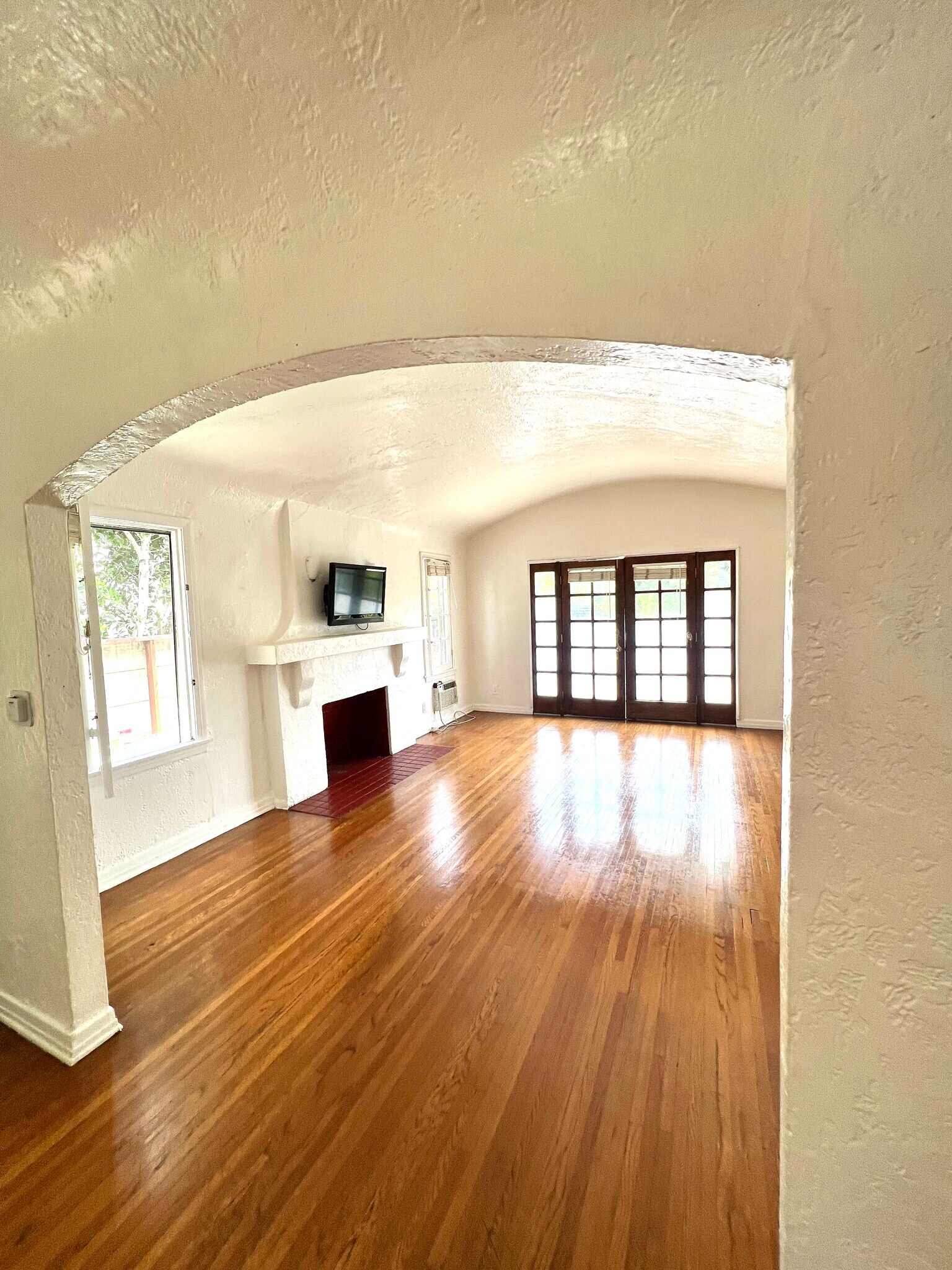 Building Photo - 533 N Alta Vista Blvd