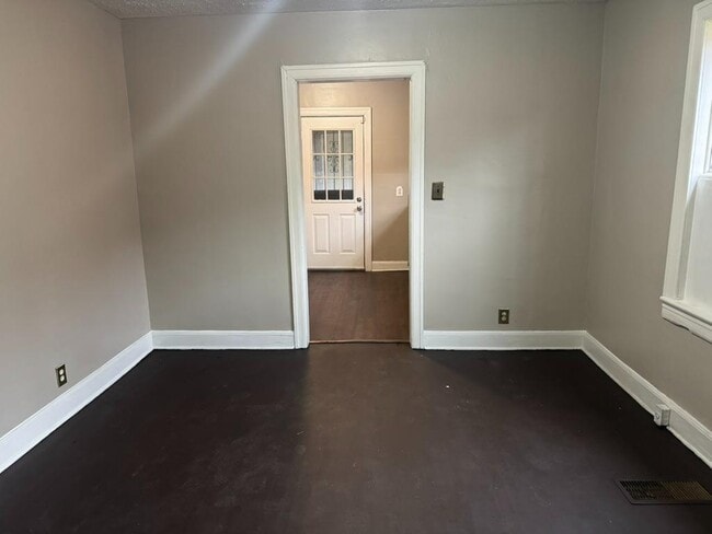 Building Photo - 2027 36th Ave N