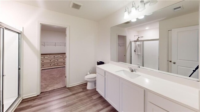 Building Photo - 90 Ingle Dr