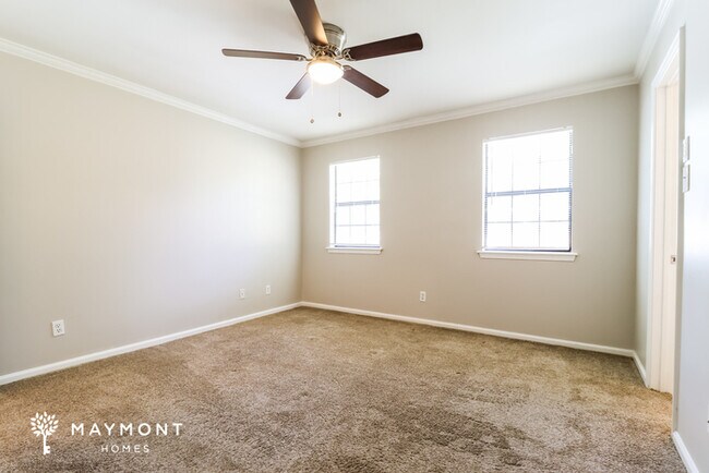 Building Photo - Charming North Little Rock Home with 2-Car Garage