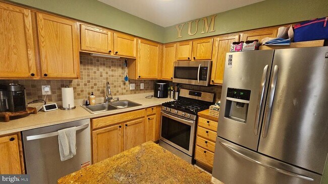 Building Photo - 213 Windsor Ct