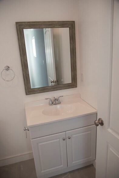 Building Photo - 6708 Morella Ave