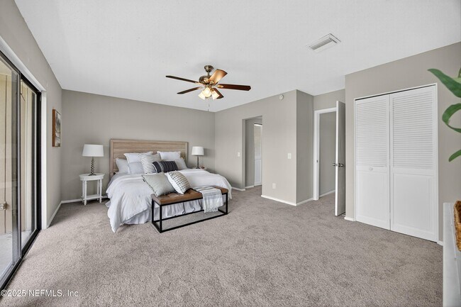 Building Photo - 7622 Las Palmas Way