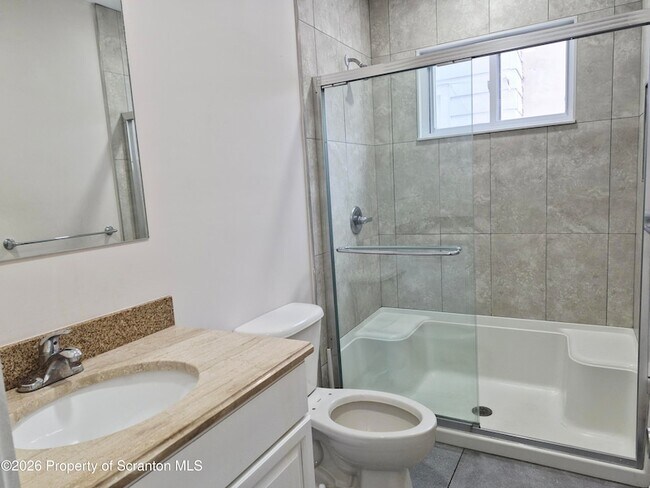 Building Photo - 124 Willow St