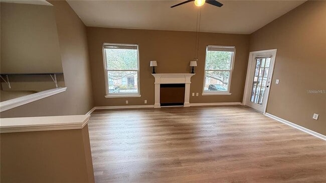 Building Photo - 10414 Villa View Cir