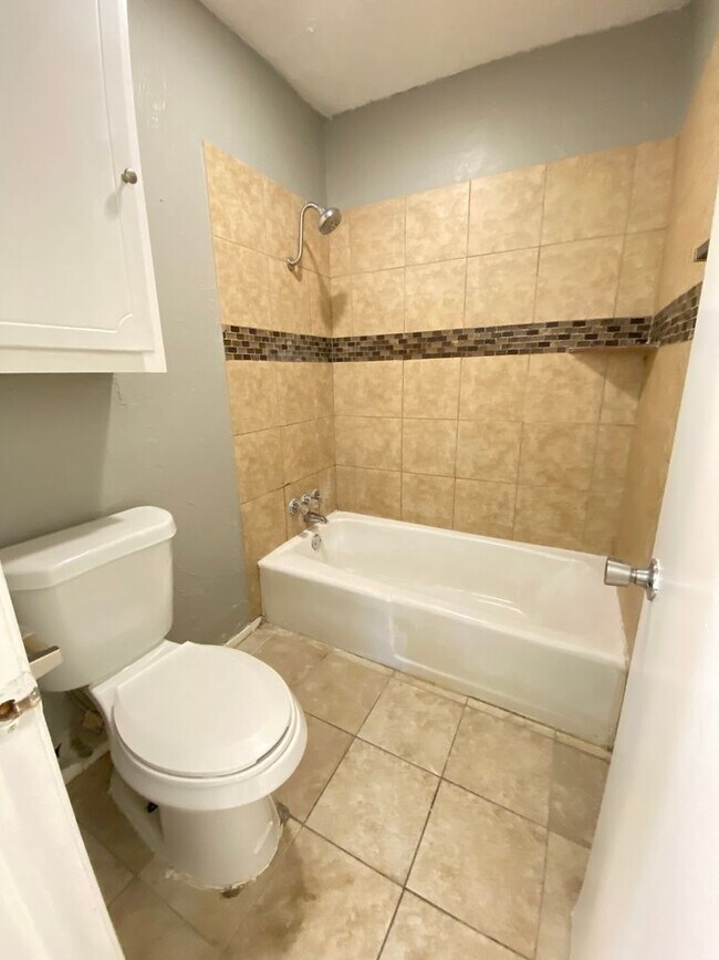 Building Photo - 1 BED 1 Bath APT NW OKC PC Schools