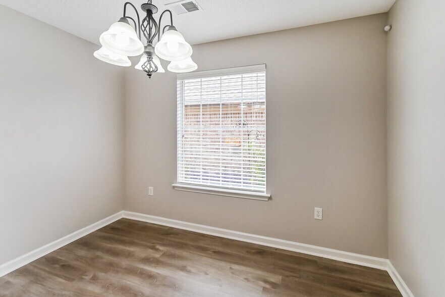Building Photo - 4331 Genevieve Dr