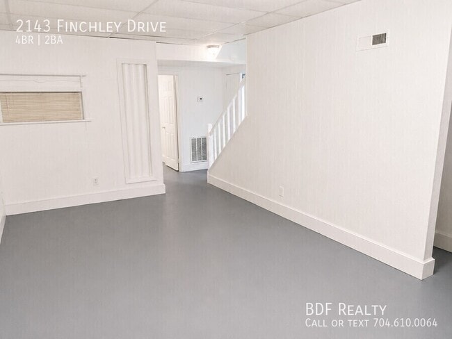 Building Photo - 2143 Finchley Dr