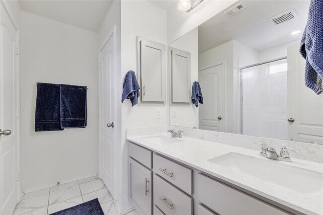 Building Photo - 7916 Springfield Dr