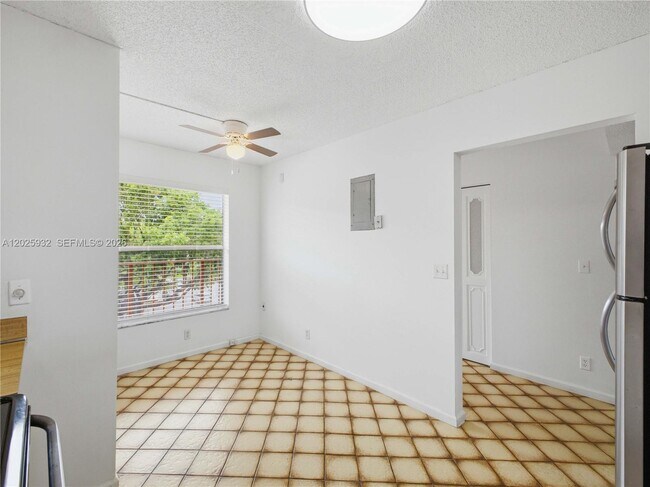 Building Photo - 14623 Bonaire Blvd