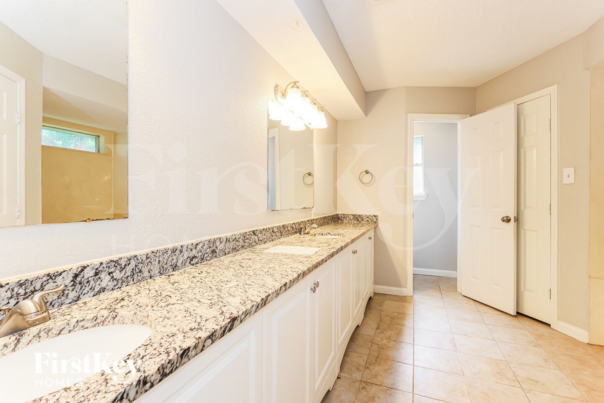Building Photo - 24106 Creekview Dr