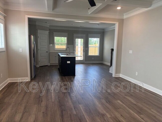 Building Photo - 2044 Denmark Ave SE