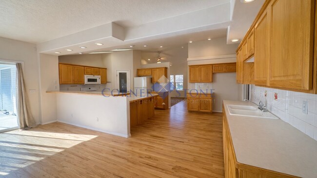 Building Photo - Bright, Open Home in Meridian!