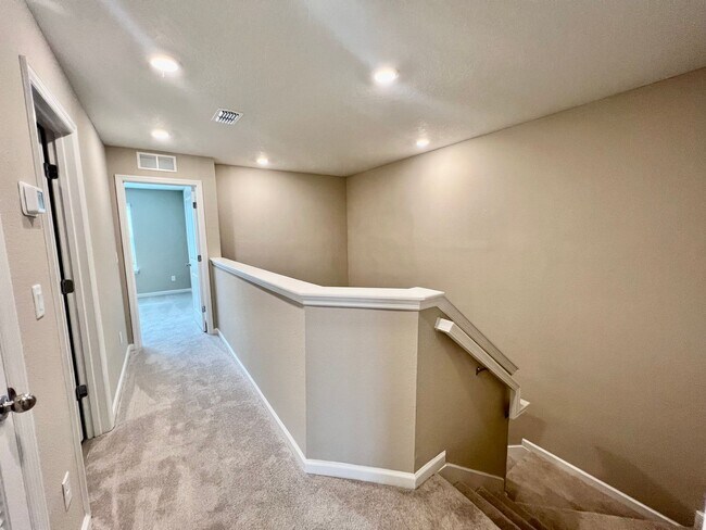 Building Photo - Lagoon Life + Luxury Living in St. Johns County - Beachwalk Townhome on the water!