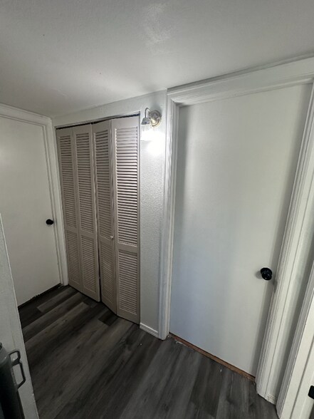 Primary Photo - 211 S Brentwood St