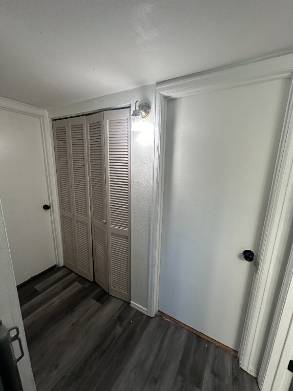 Primary Photo - 211 S Brentwood St
