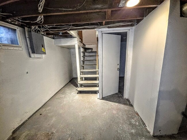 Building Photo - 5617 E Parkwater Ave