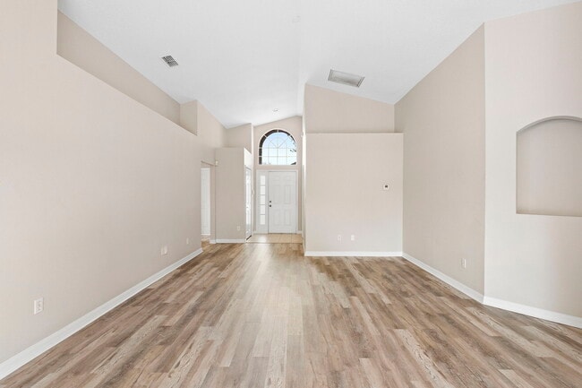 Building Photo - 1911 Colonial Woods Blvd