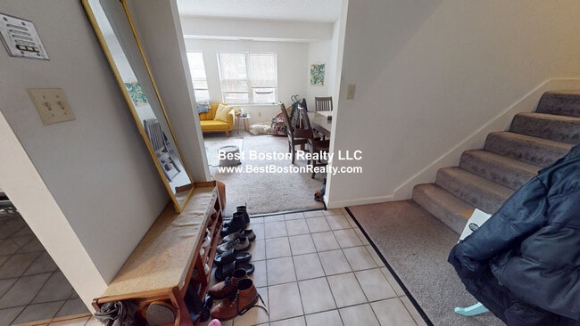 Building Photo - 175 Beacon St