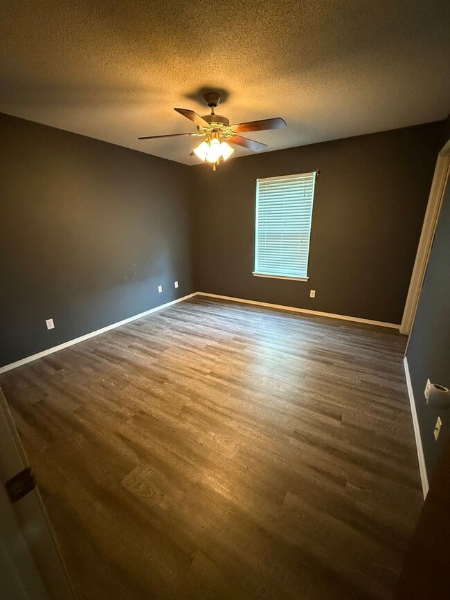 Building Photo - 1309 Grand Oak Dr
