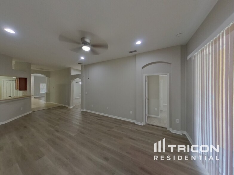 Building Photo - 11149 Rodeo Ln