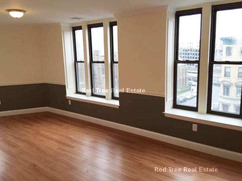 Building Photo - 1126 Boylston St