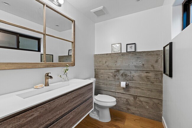 Building Photo - 20932 Canyon Trl