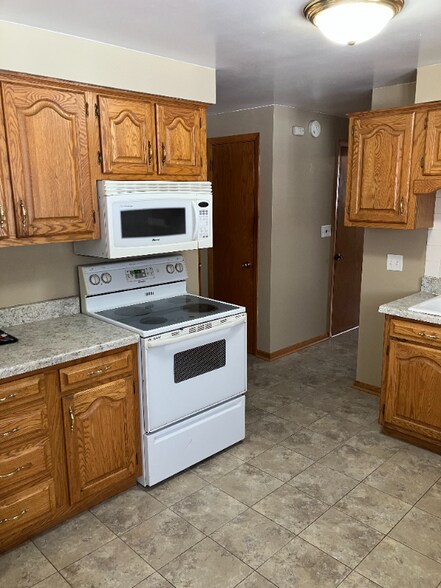 Building Photo - 1275 Kellogg St