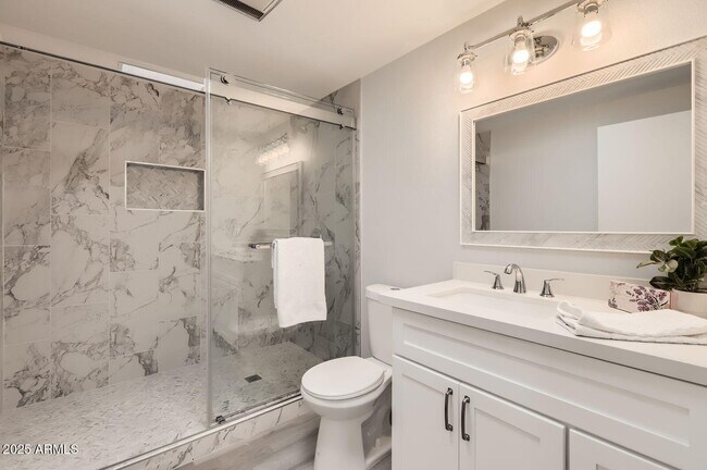 Building Photo - 12535 W Skyview Dr