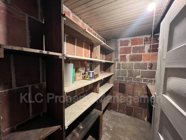 Building Photo - 2222 E 12th St